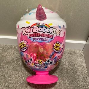 Zuru rainbocorns sweet shake surprise banana split llamacorn